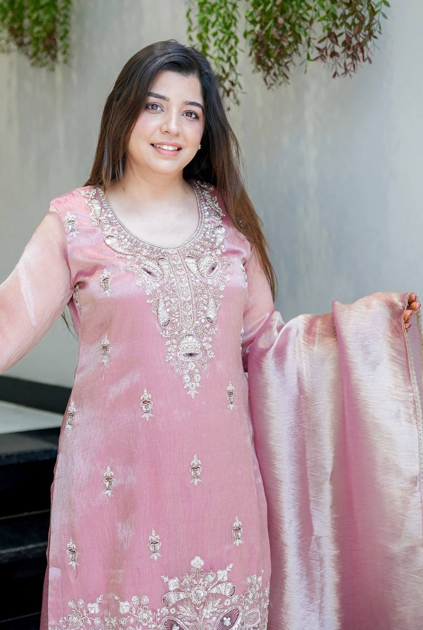 Chic Ethnic Wear for Modern Celebrations - Image 12