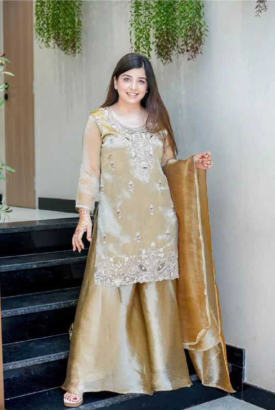 Chic Ethnic Wear for Modern Celebrations - Image 14