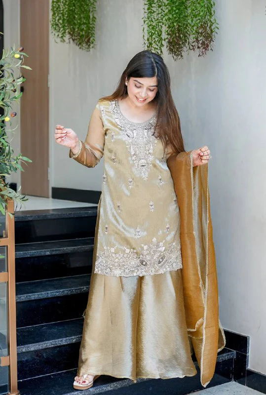 Chic Ethnic Wear for Modern Celebrations - Image 16