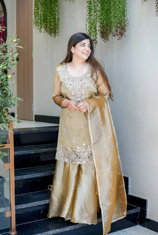 Chic Ethnic Wear for Modern Celebrations - Image 17
