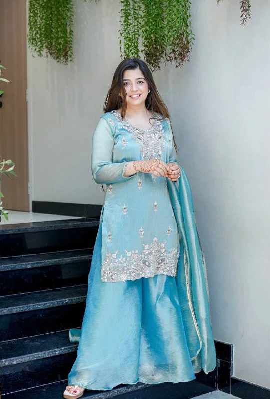 Chic Ethnic Wear for Modern Celebrations - Image 3