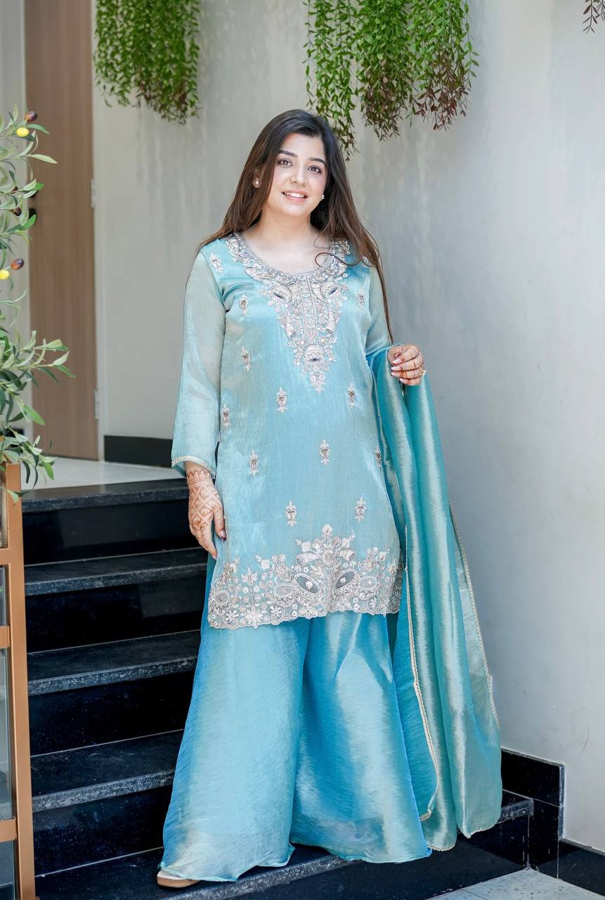 Chic Ethnic Wear for Modern Celebrations - Image 5