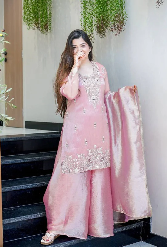 Chic Ethnic Wear for Modern Celebrations - Image 9