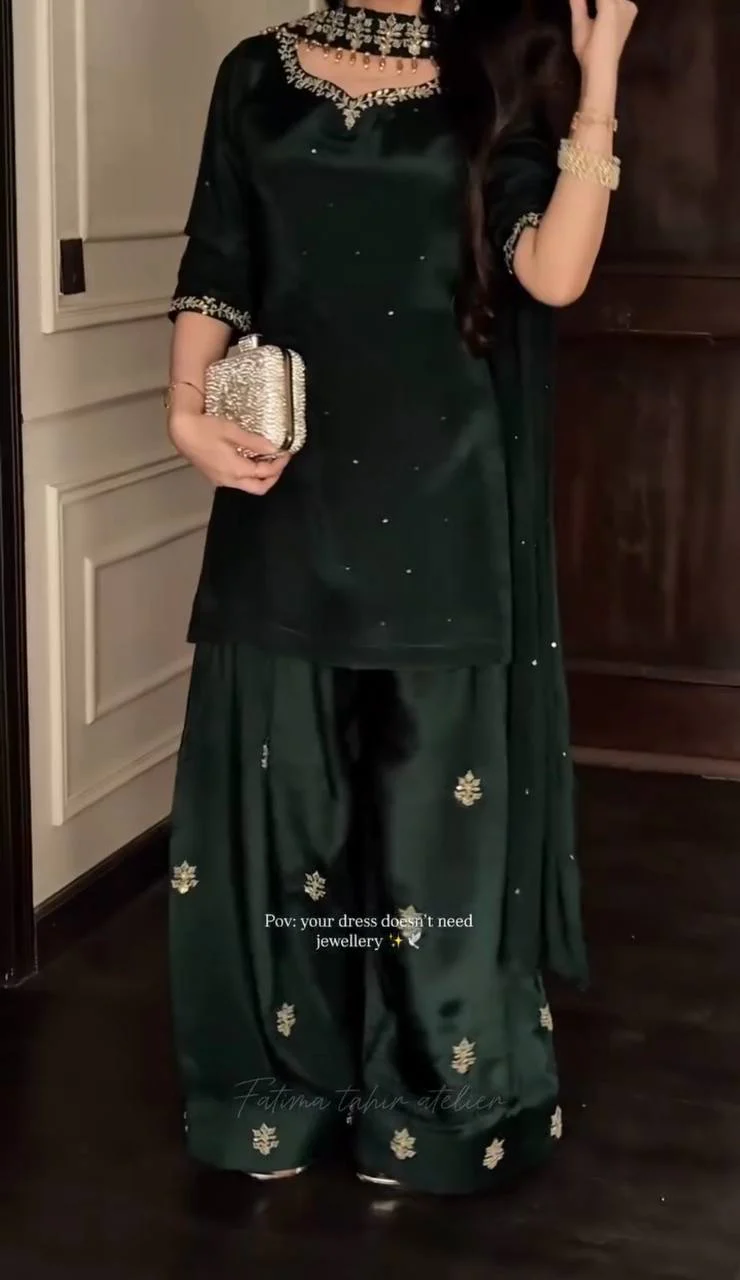 Chic Green Ensemble for Every Occasion - Image 4