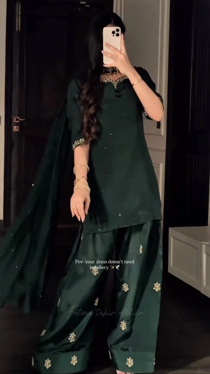 Chic Green Ensemble for Every Occasion - Image 7