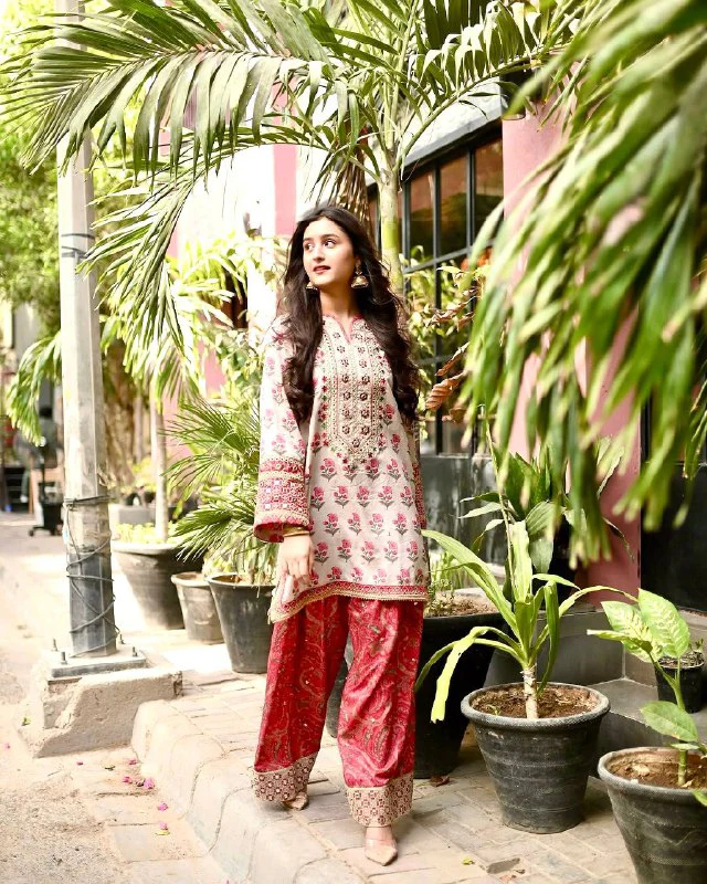 Elegance in Every Stitch - Image 4