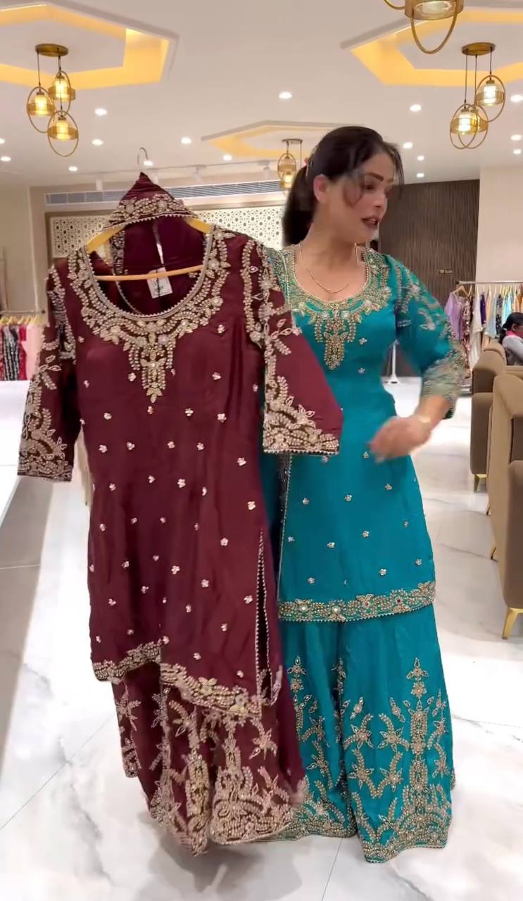 Elegance in Every Stitch: A Timeless Outfit - Image 3