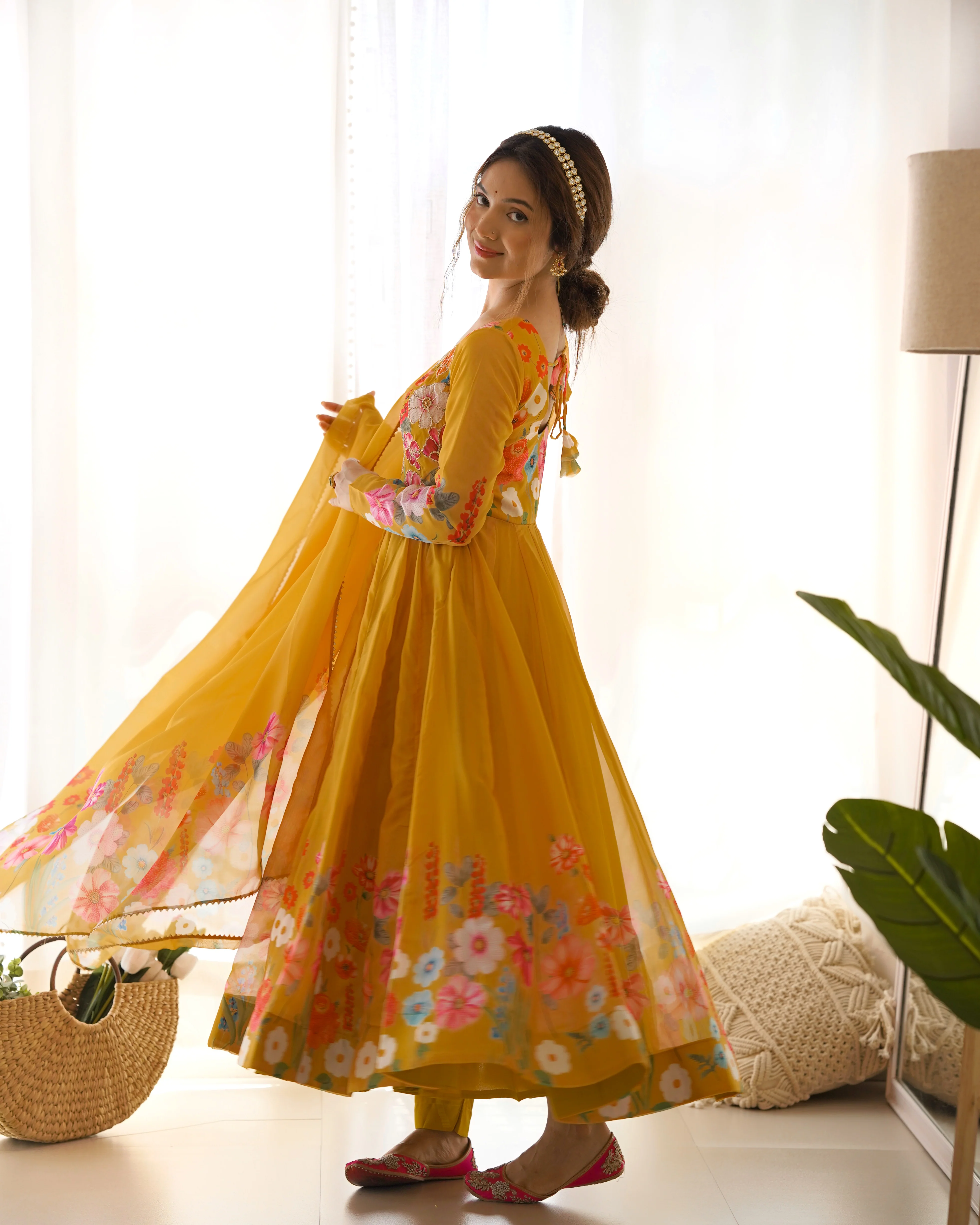 Elegance in Motion Yellow Splendor - Image 6