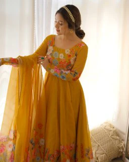 Elegance in Motion Yellow Splendor - Image 7