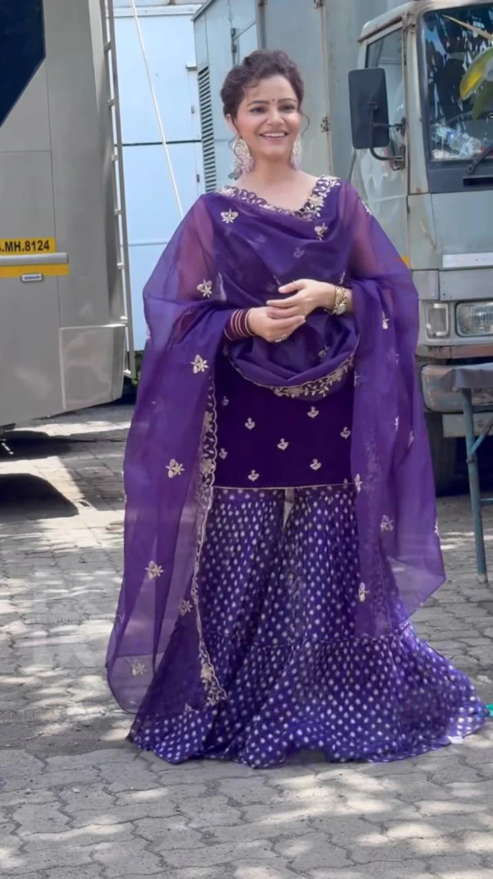Elegance in Purple: Celebrate Your Style - Image 4