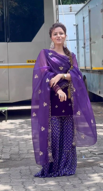 Elegance in Purple: Celebrate Your Style - Image 7