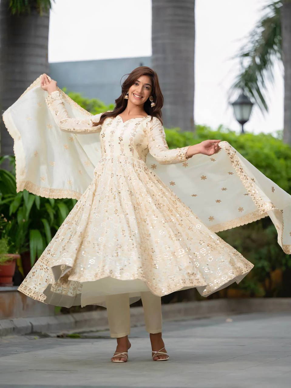 Elegant Allure The Dream Suit for Timeless Beauty and Grace - Image 5