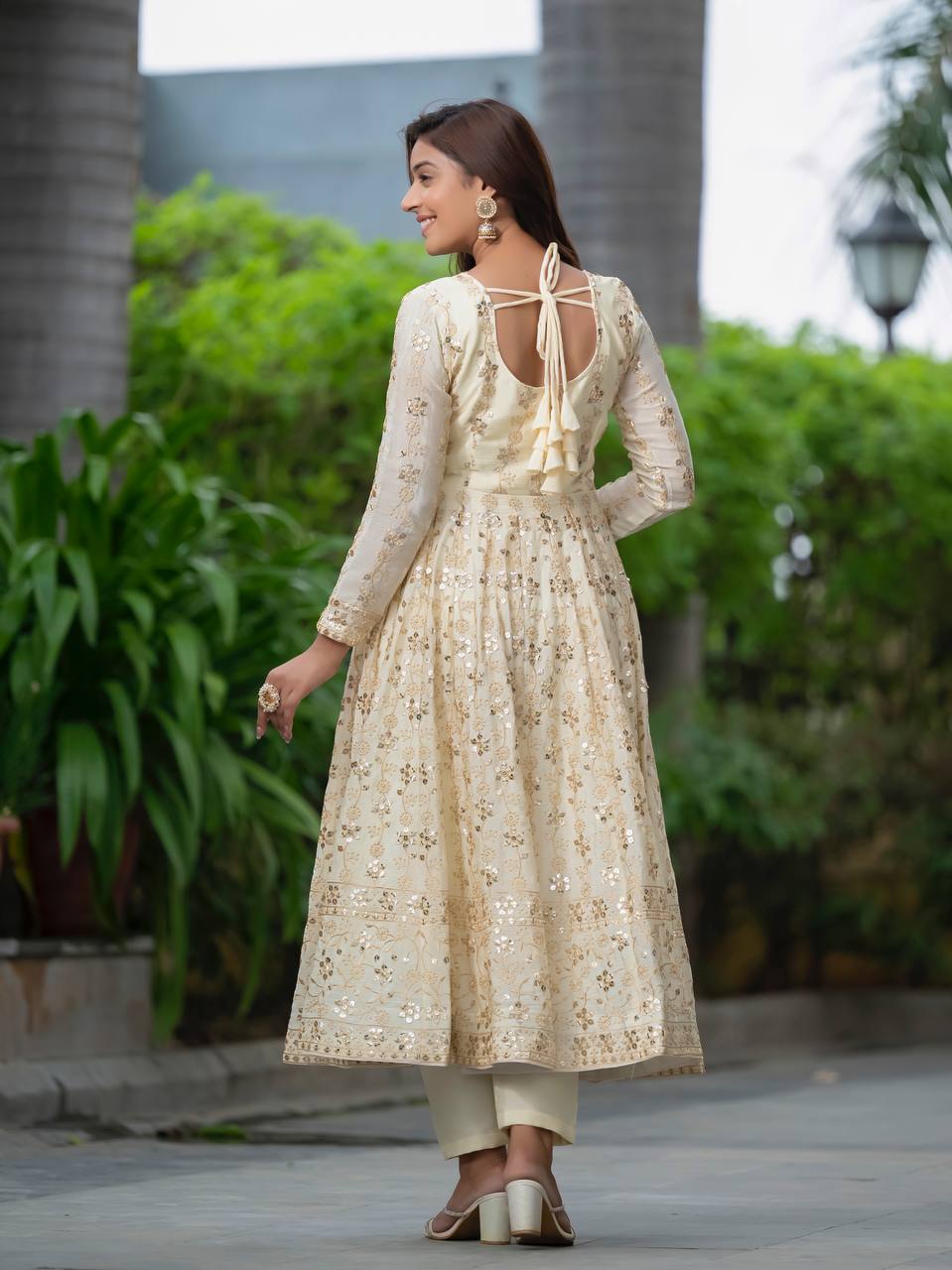 Elegant Allure The Dream Suit for Timeless Beauty and Grace - Image 6