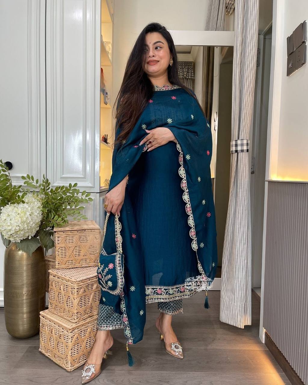 Elegant Ethnic Ensemble Collection - Image 6
