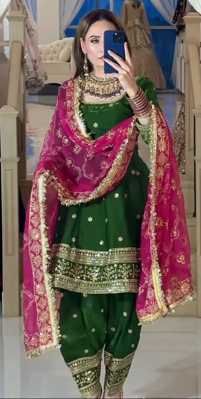Glamorous Fusion: Celebrate in Stunning Attire - Image 4