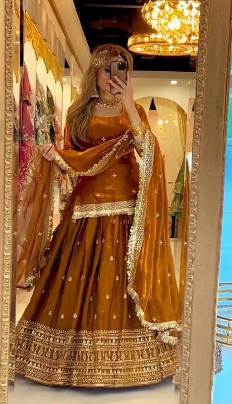 Golden Grace: A Timeless Fashion Statement - Image 7