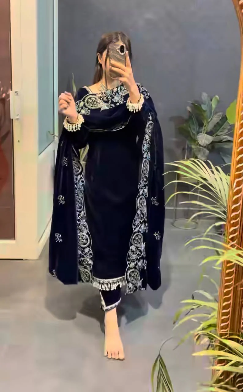 Midnight Blue Velvet Embroidered Elegance - Image 3