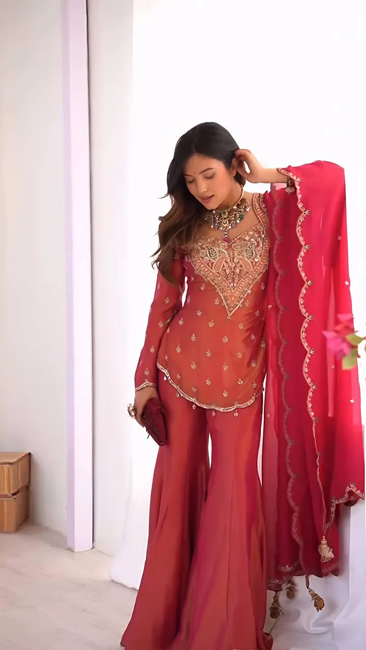 Radiant Elegance The Enchanting Allure of Pink Couture - Image 10