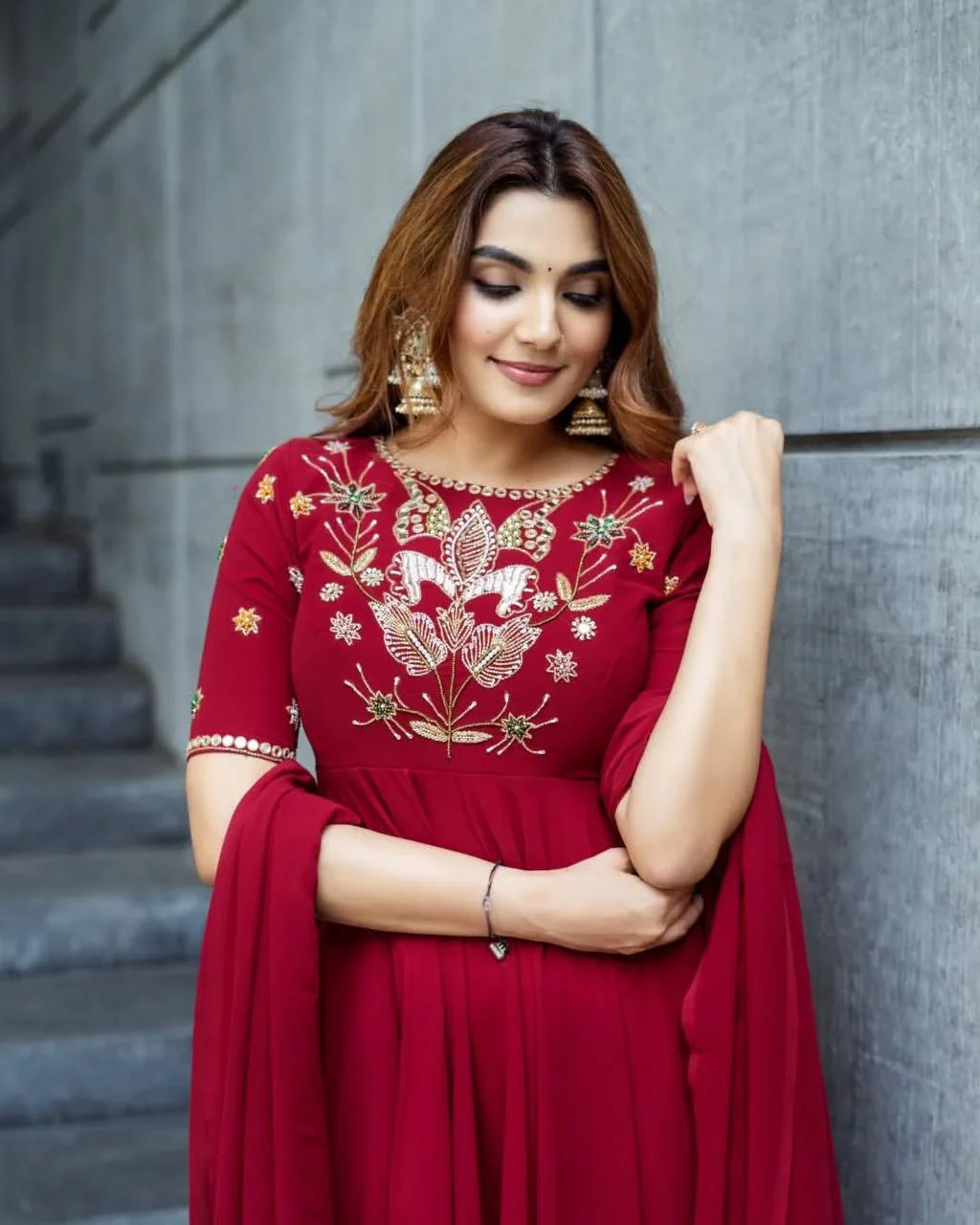 Radiant Style in Stunning Deep Red - Image 3