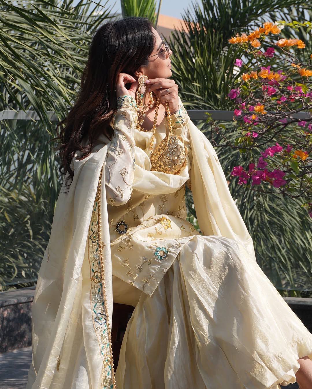 Radiate Beauty with Traditional Charm - Image 3