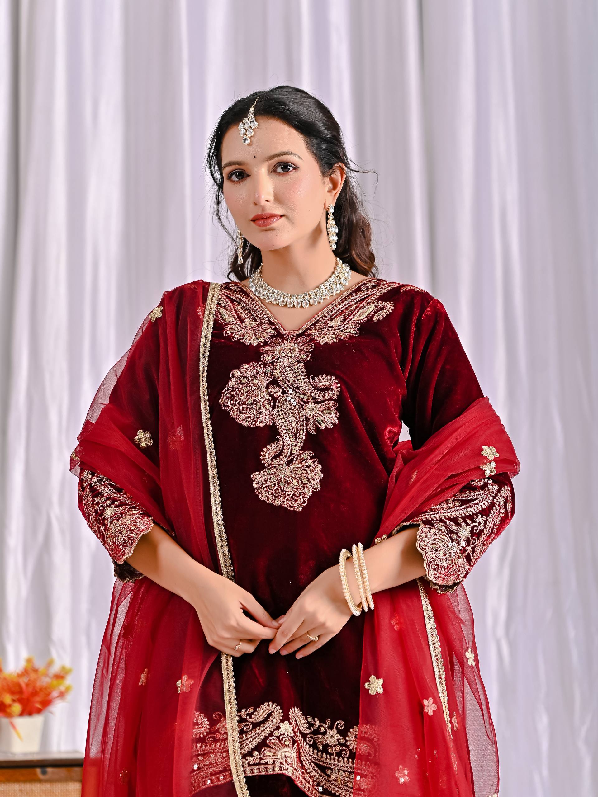 Royal Velvet: Celebrate in Style and Comfort - Image 4