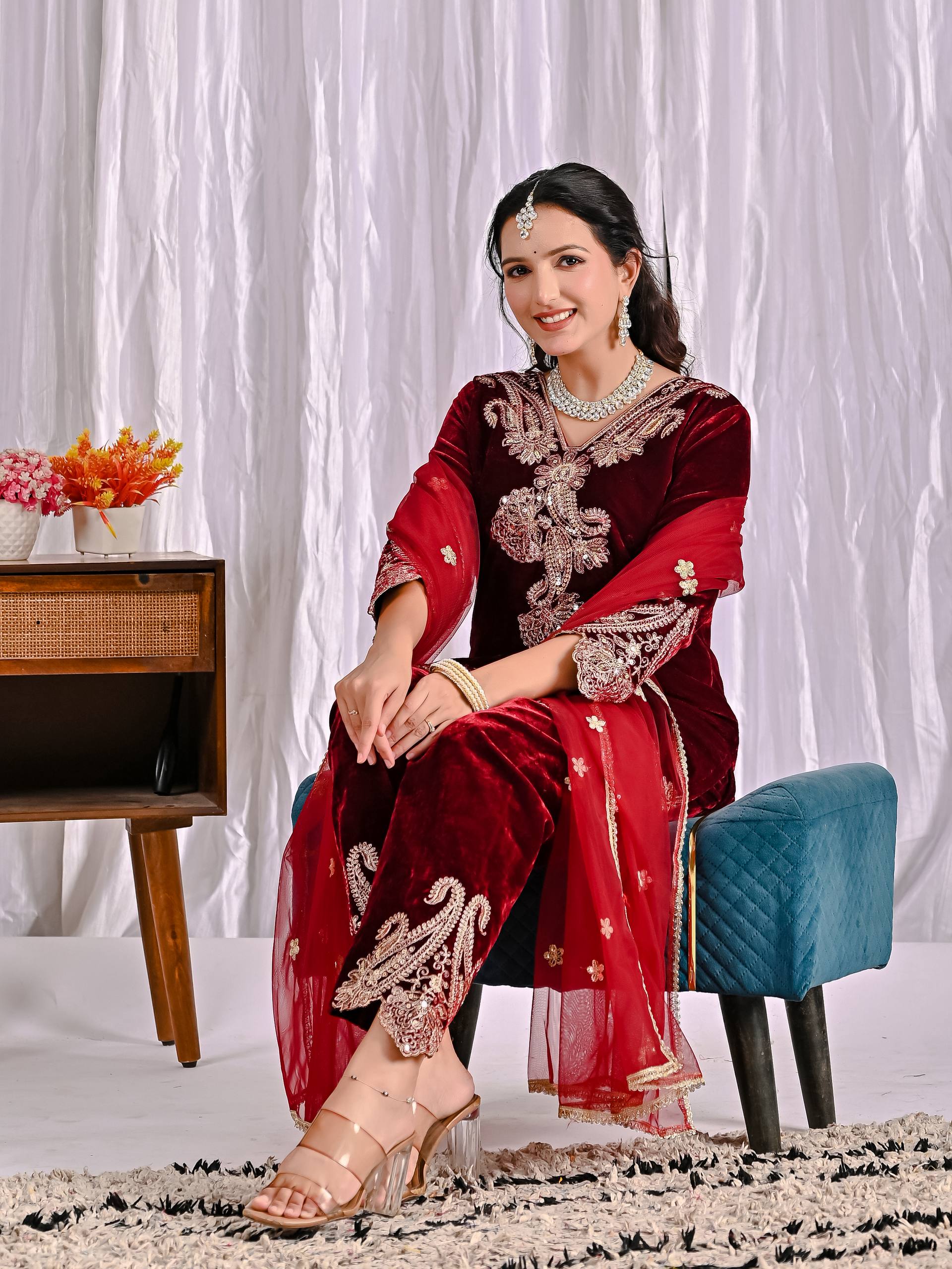 Royal Velvet: Celebrate in Style and Comfort - Image 6