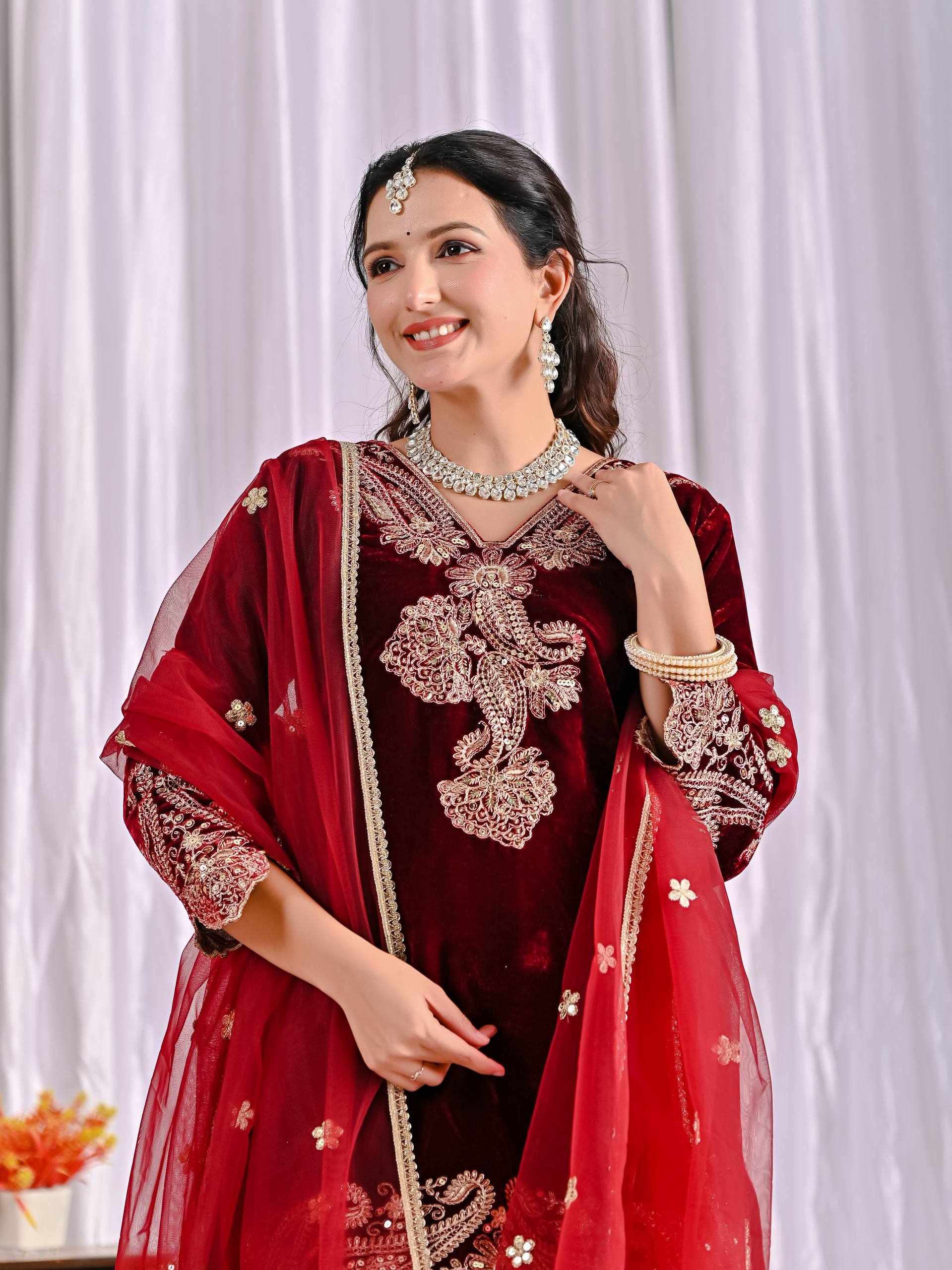 Royal Velvet: Celebrate in Style and Comfort - Image 7