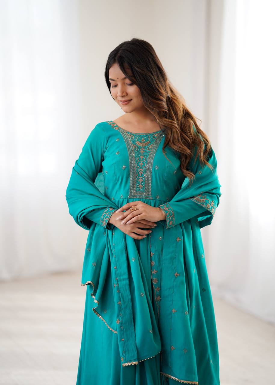 Stylish Ethnic Wear with Beautiful Draping Design - Image 9