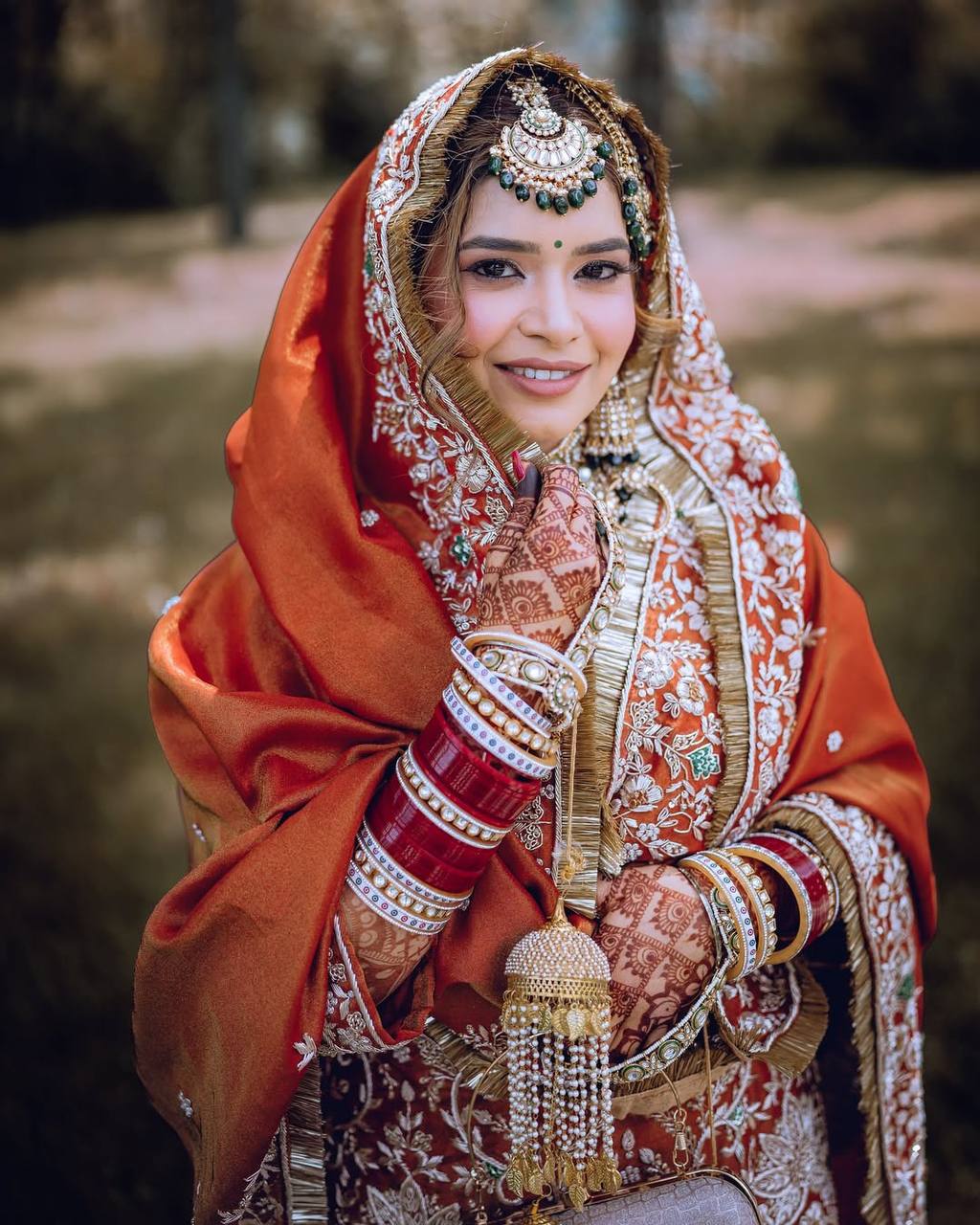 Timeless Beauty in Vibrant Colors - Image 6